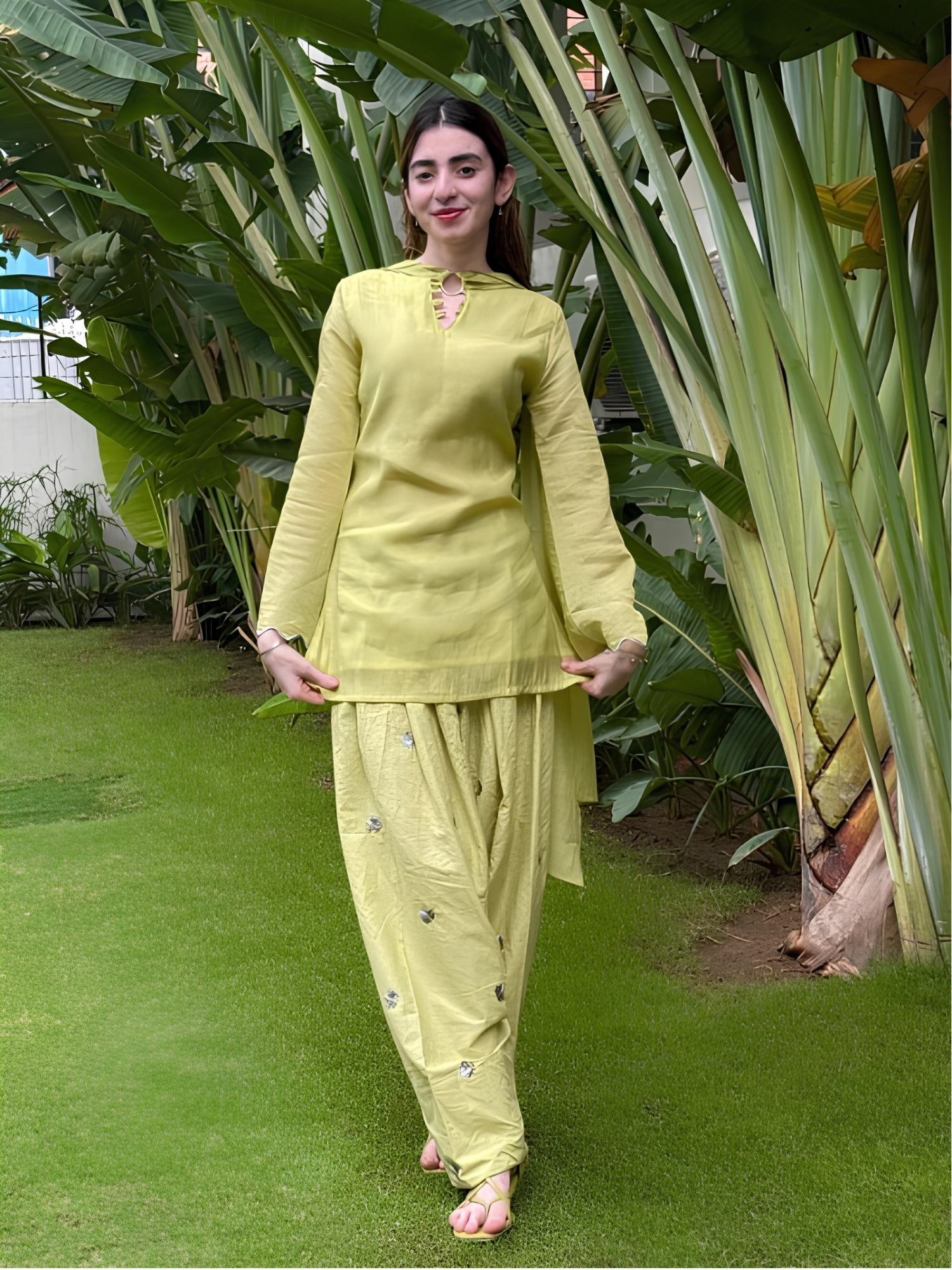 Salwar suit