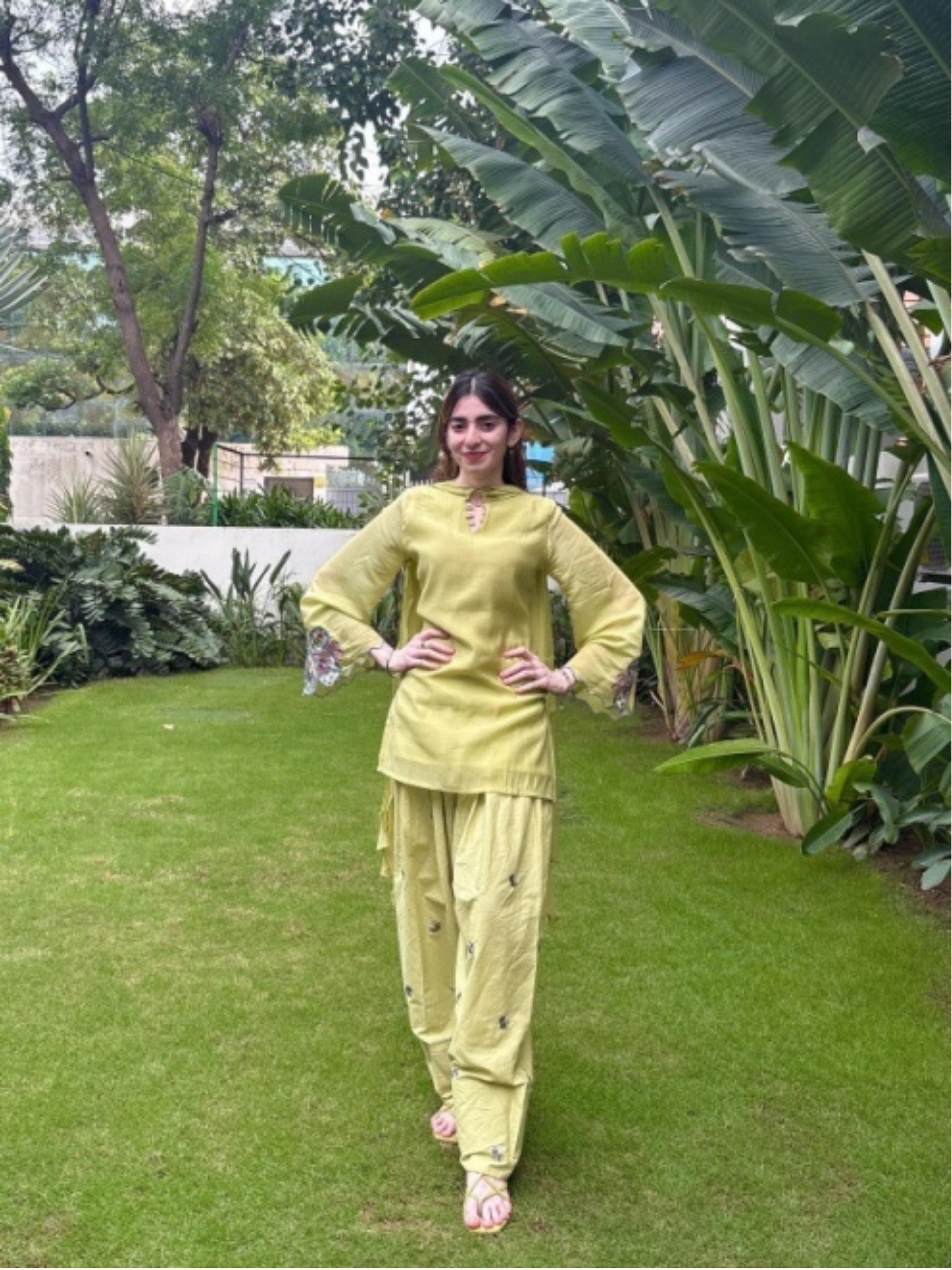 Salwar suit