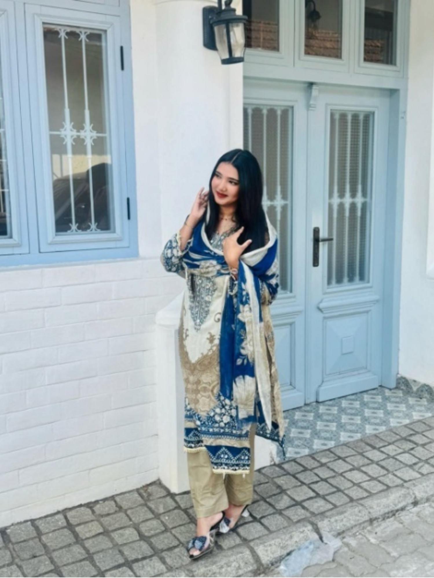 Salwar suit