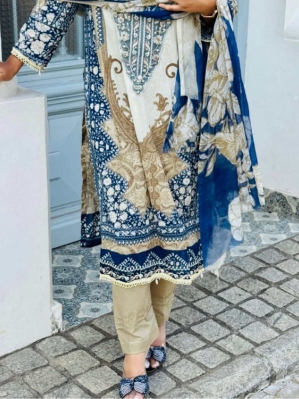 Salwar suit