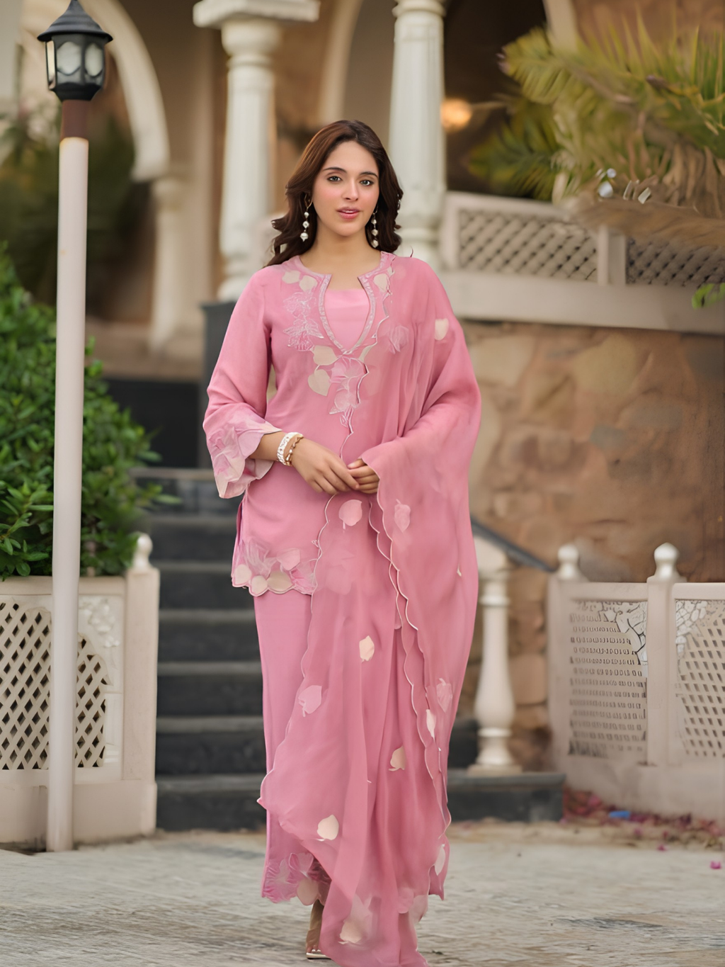 Salwar suit
