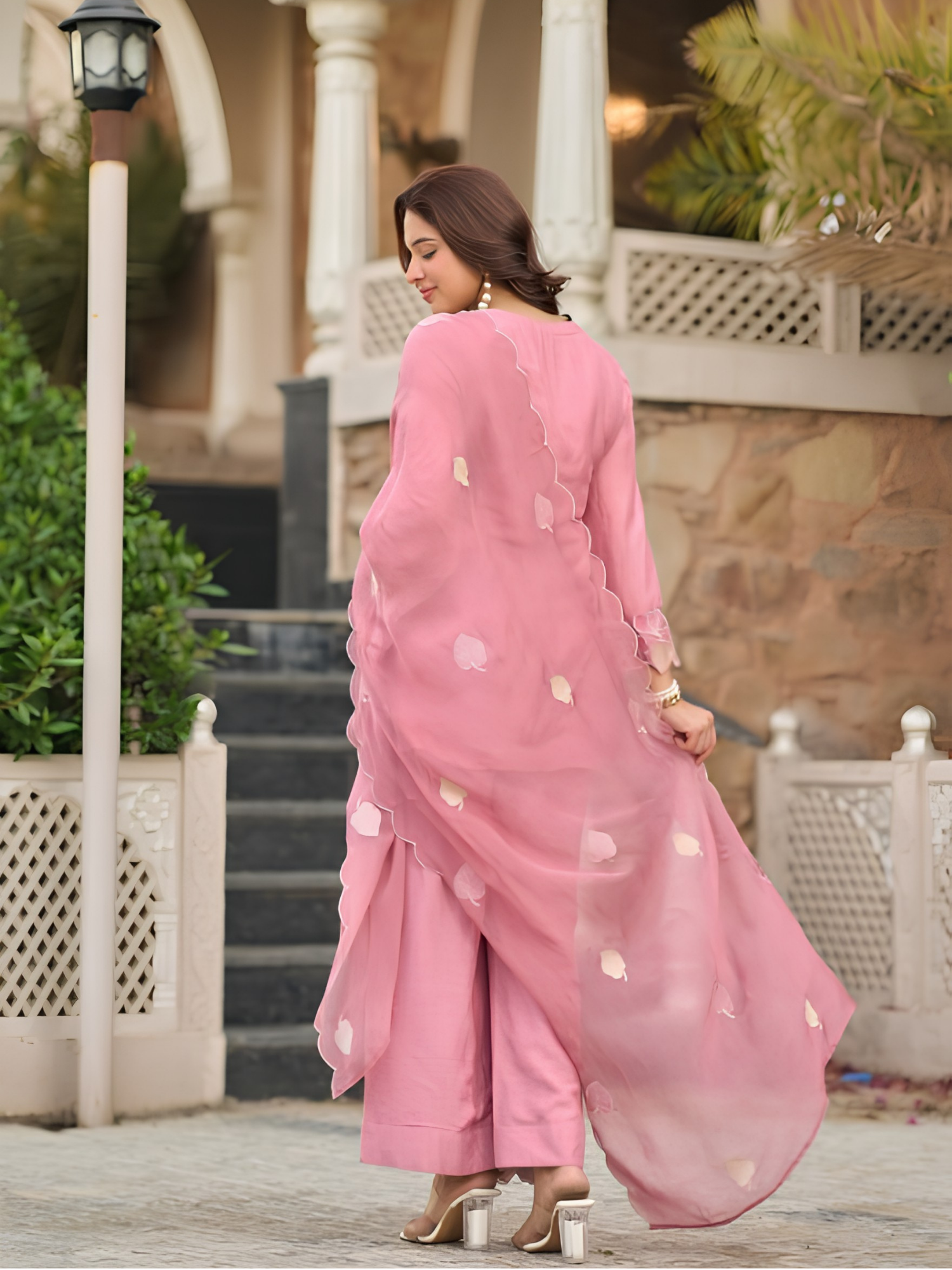 Salwar suit