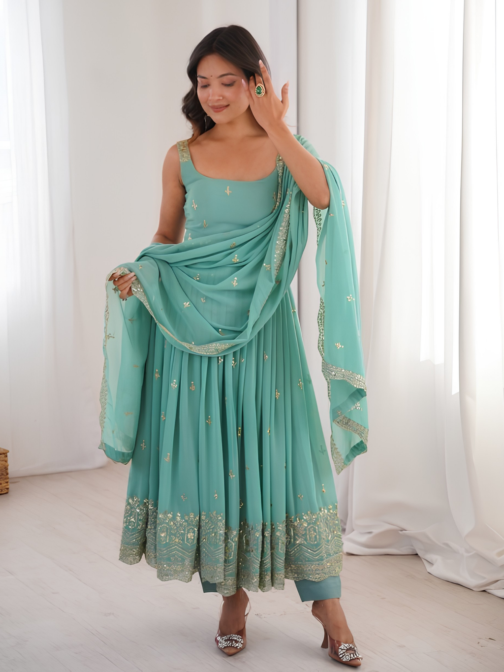 Salwar suit