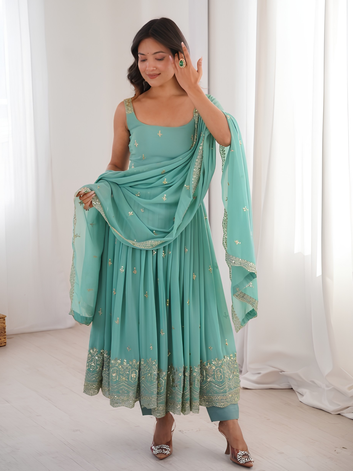 Salwar suit