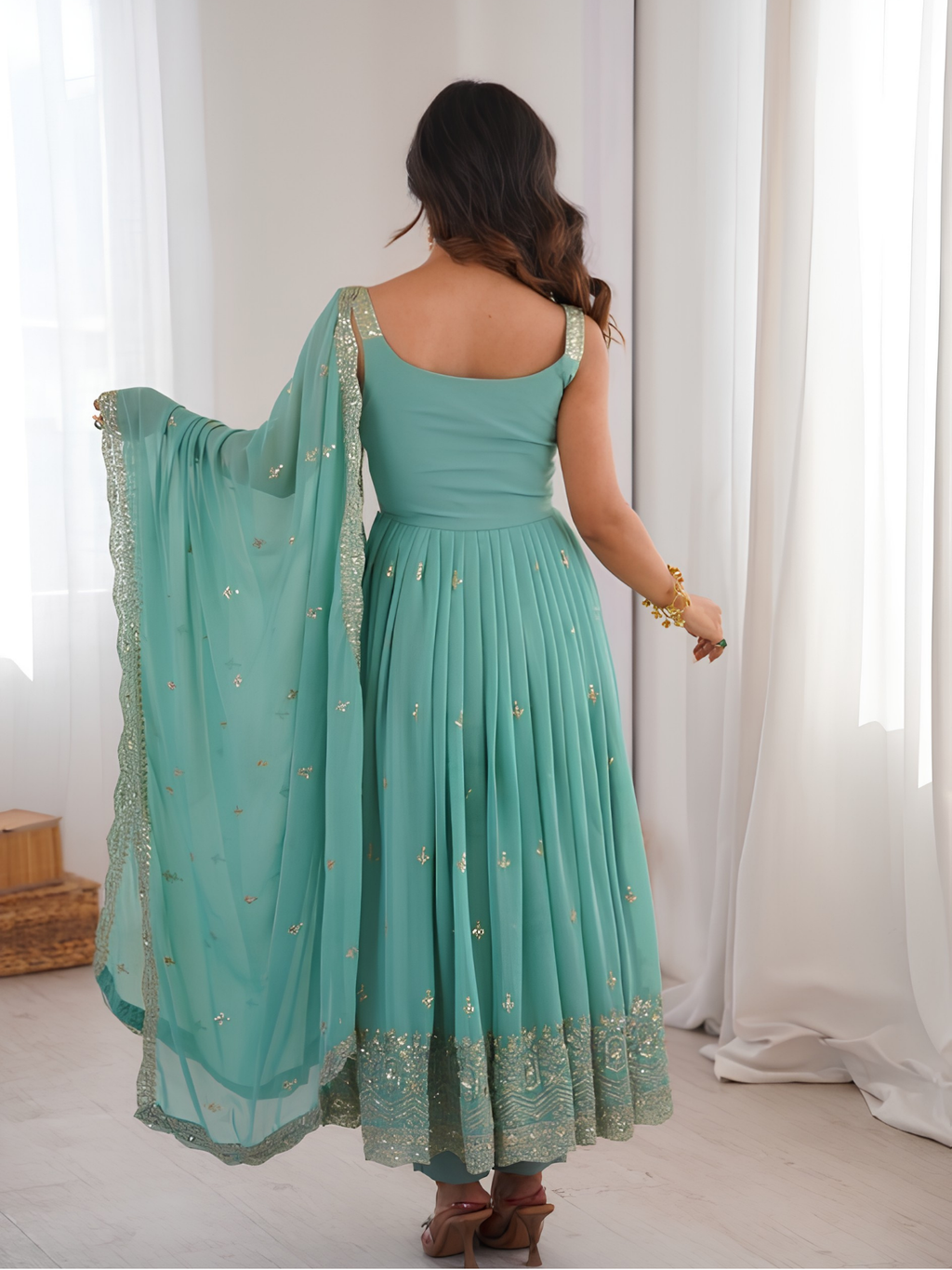 Salwar suit