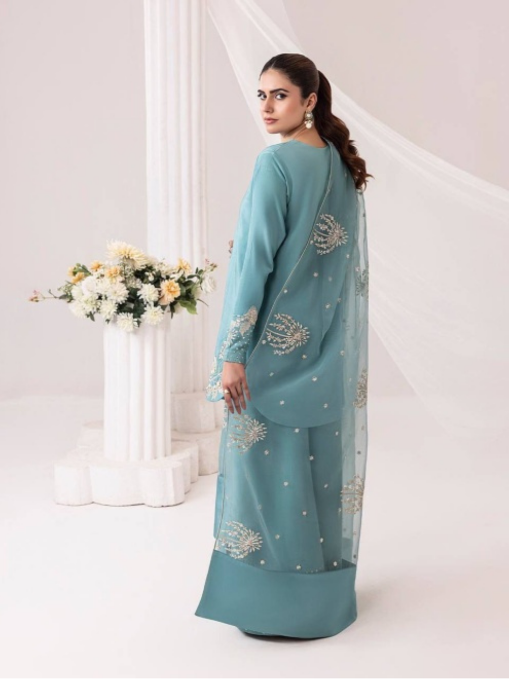 Salwar suit