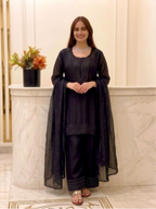 Salwar suit