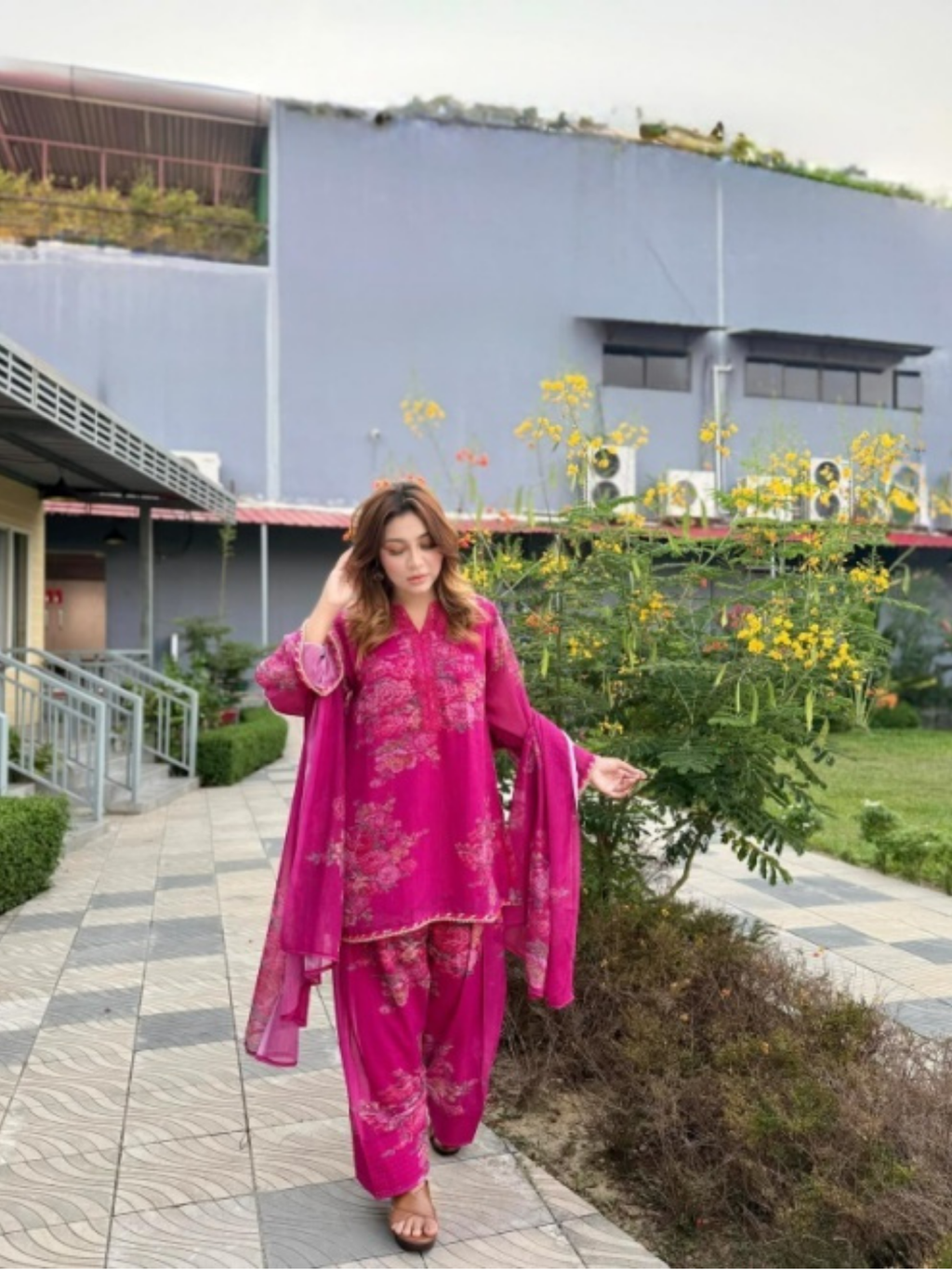 Salwar suit